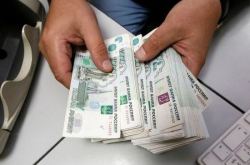 Прогноз на бинарные опционы: рубль продолжает обесцениваться